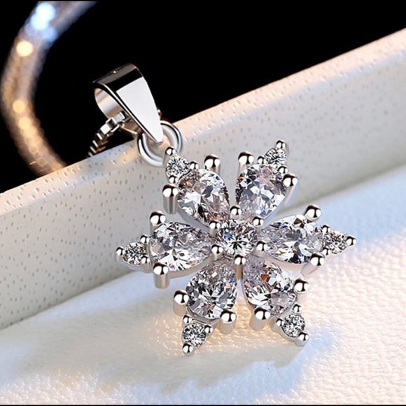 Jewelry - Brand new ❄️ Sterling Silver Snowflake Necklace 925 Christmas Holiday Jewelry